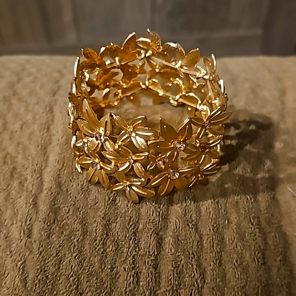 Stretchy bracelet